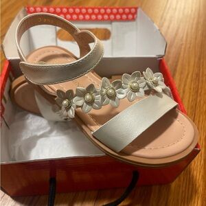 Dressy Neutral Toddler Sandal - Work once for 2 hours